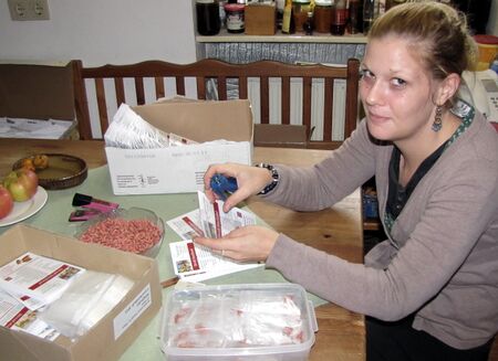 Petra bei Dirndlkarten "füllen"