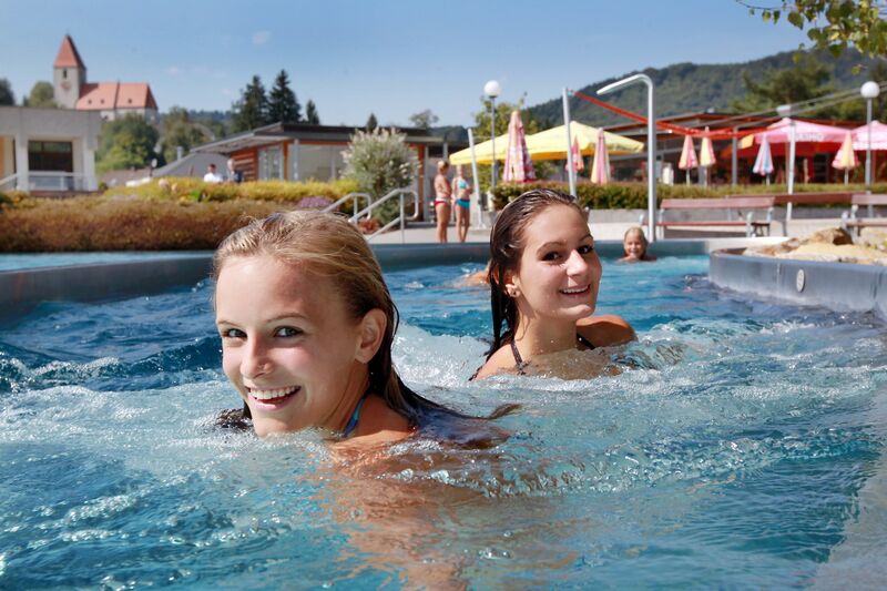 Datei:Bad Blick Kirchenberg.jpg