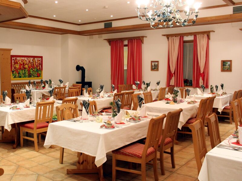 Datei:SD-Roter Raum.jpg