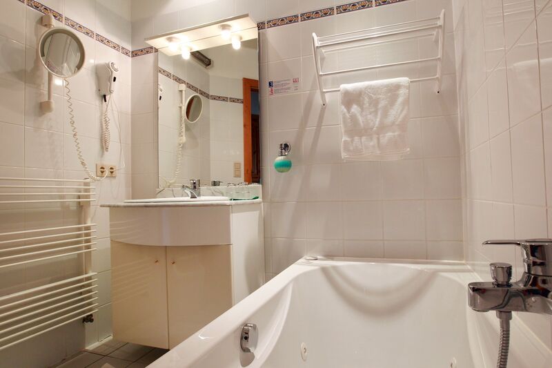 Datei:SH- Badezimmer Süd101.jpg