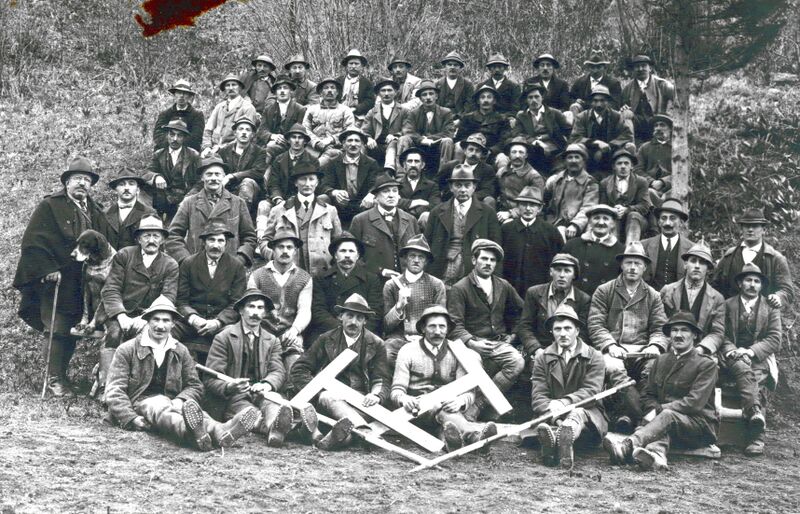 Datei:Tradigistbachregulierung Team 1928.jpg