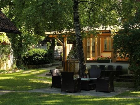 Sitzgruppe zum Essen im Gastgarten
