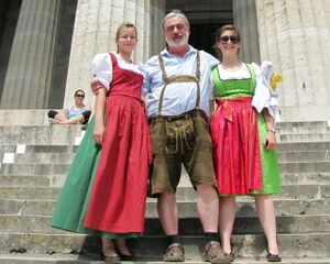 JW Johanna Ulli2011 Walhalla.jpg