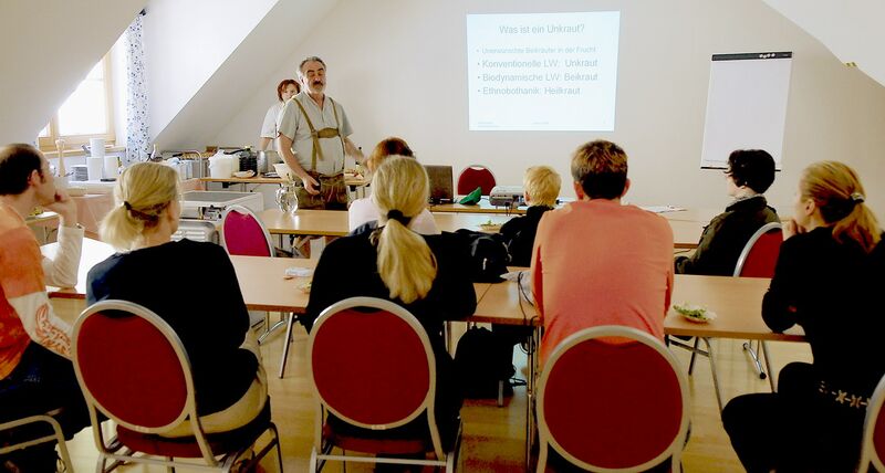 Datei:Kurzkurs Wildkräuterkochen RCI.jpg