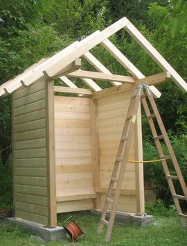 Bau einer Steinschaler Infohütte