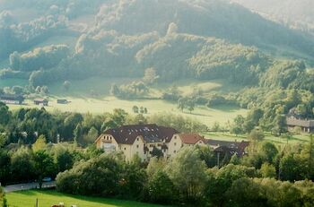 Blick von HKW auf Steinschalerhof