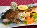 SK Fisch m Blütendeko-Bärlauch.jpg