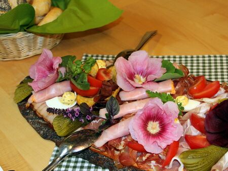 rustikales Brettl - Blütendeko