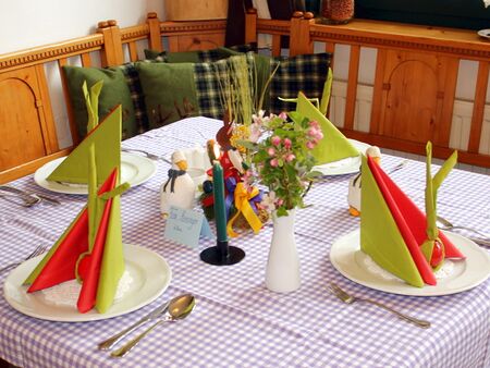 Ostertisch im Steinschalerhof