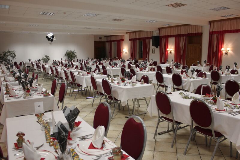 Datei:SD- Saal Talblick Silv.jpg