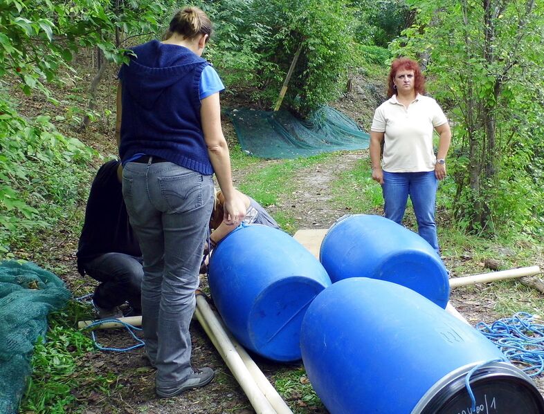 Datei:ICT-Floß Beginn.jpg