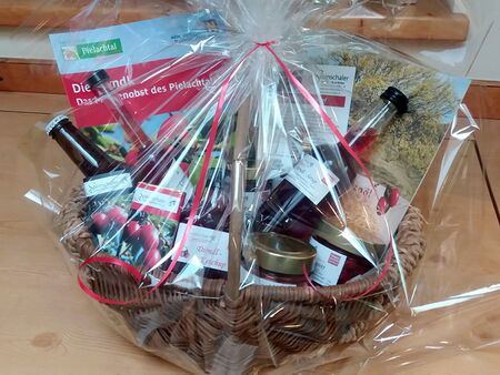 regionaler Dirndl-Geschenkkorb