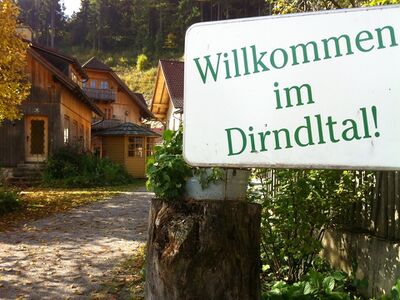 Willkommensschild - Dirndltal im Steinschaler Dörfl