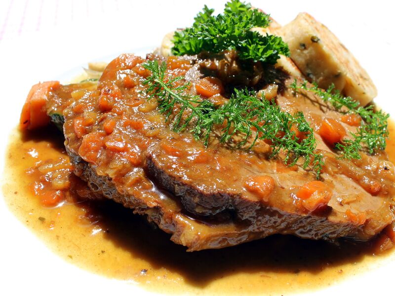 Datei:SK Rindsbraten Knödl8.jpg