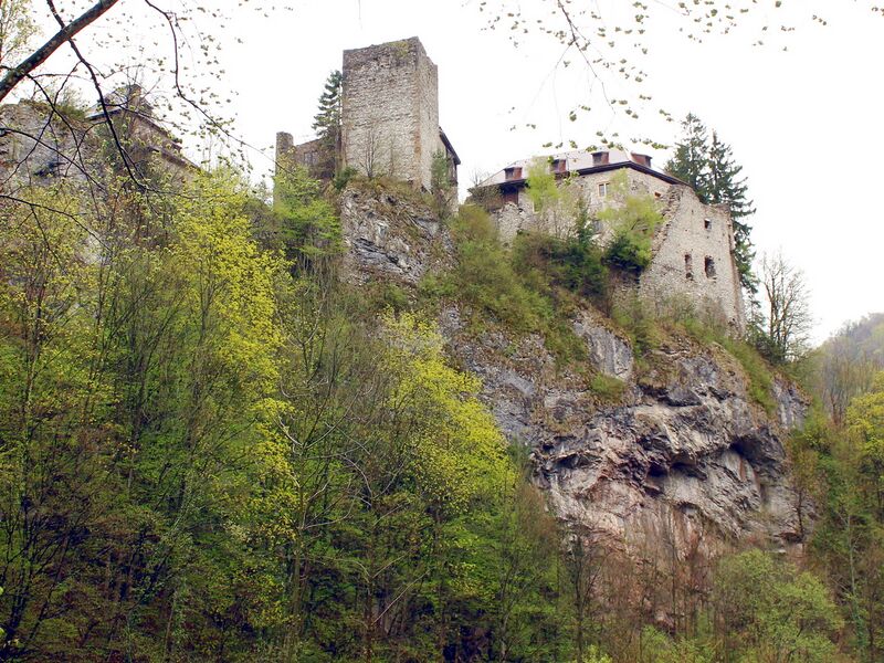 Datei:Weissenburg v Süden Frühling2.jpg