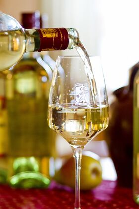 Einschenken sortenreinen Mostes