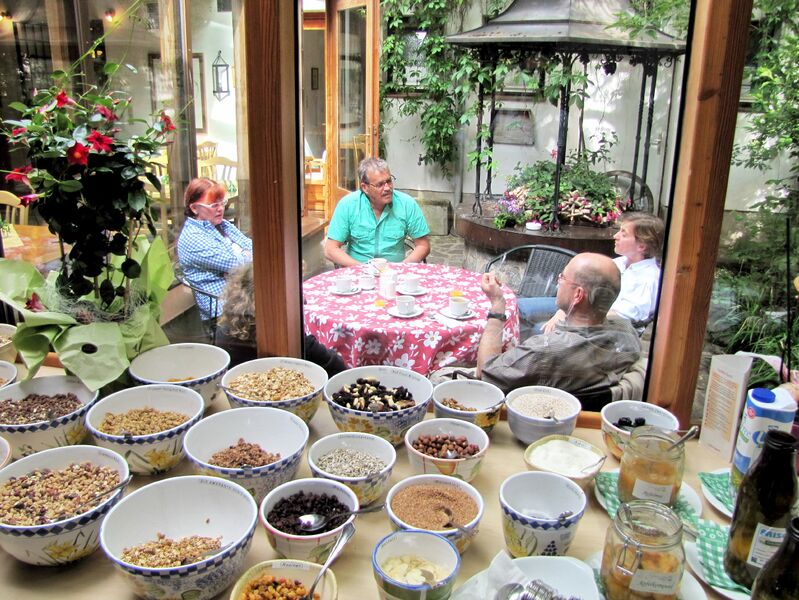 Datei:Frühst Müsli Hof.jpg