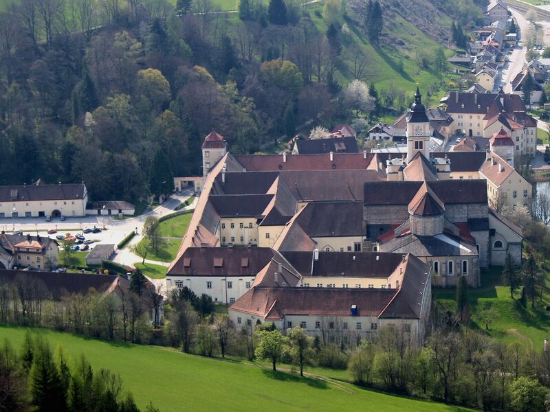 Datei:Lilienfeld Stiftskomplex redWiki.jpg