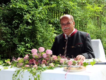 Standesbeamter M. Schmirl