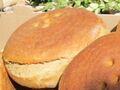 Frisches Bauernbrot Laibe.jpg
