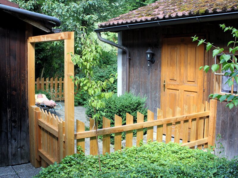 Datei:SH Peterhaus Zaun.jpg