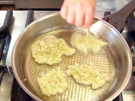 Hollerstrauben kochen