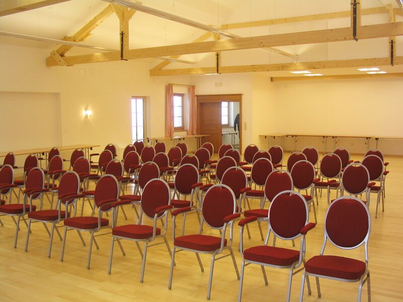 Datei:SD SR Küffer Sesselreihen.jpg