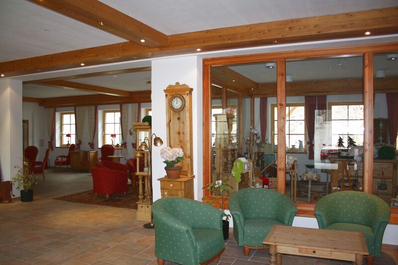 Datei:SD Empfang Innen.jpg