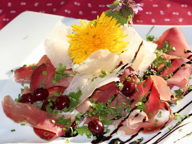 Datei:SK Dirndlprosciutto.jpg