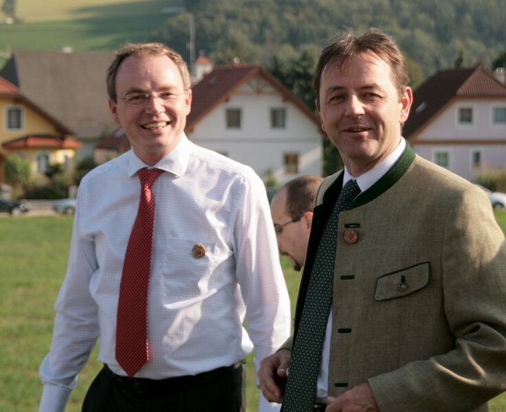 Datei:DKT Pernkopf u LW-Minister.jpg